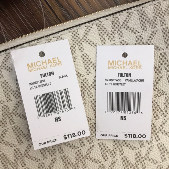 Sale ❗️Michael Kors large wristlet - Picture 8 of 8